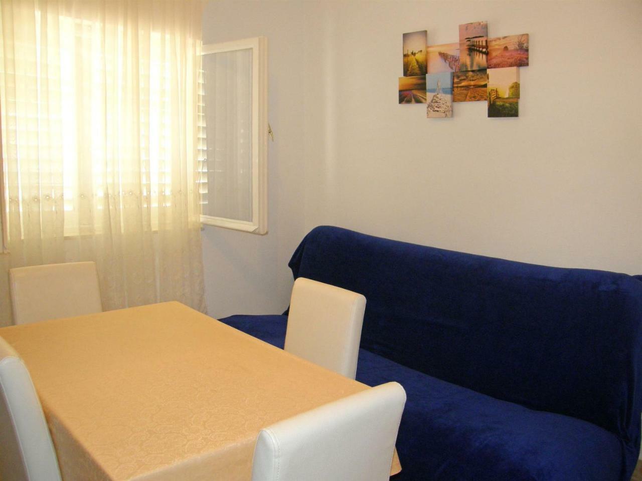 Apartments Dijo Primošten Chambre photo